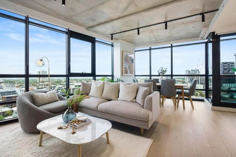 A Comfortable Stay Awaits You In Southbank - Accommodation Whitsundays 0