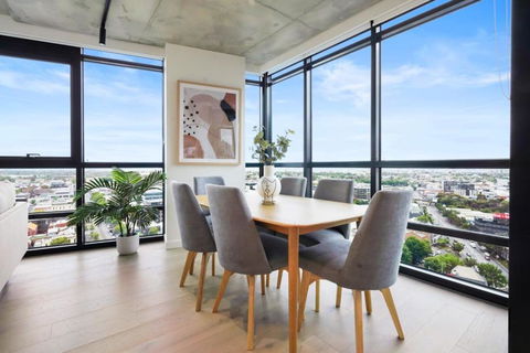 A Comfortable Stay Awaits You In Southbank - Accommodation Whitsundays 3