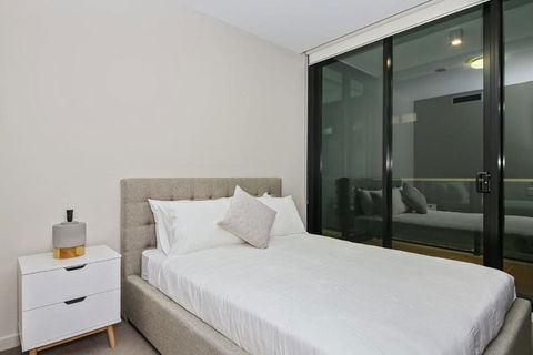 A Comfy Albert Park Apt Next To Grand Prix Circuit - Accommodation Whitsundays 3