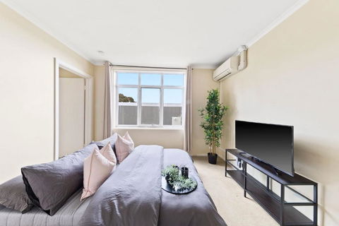 A Comfy & Cozy Apt In Clifton Hill FREE Parking - Accommodation Whitsundays 2