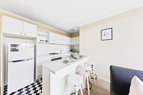 A Comfy & Cozy Apt In Clifton Hill FREE Parking - Accommodation Whitsundays 3