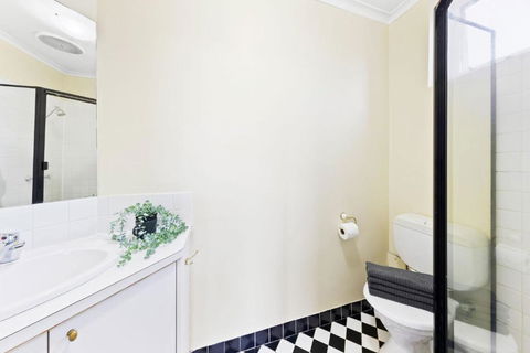 A Comfy & Cozy Apt In Clifton Hill FREE Parking - Accommodation Whitsundays 4