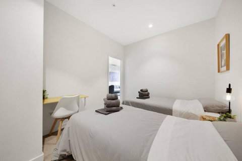 A Cosmopolitan Hub In CBD Centre - Accommodation Whitsundays 4