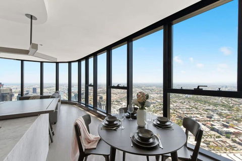 A Cozy 3BR Apt With Panoramic Views FREE Parking - Accommodation Whitsundays 2
