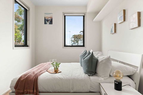 A Cozy & Modern Apt Near To Flemington Races - Accommodation Whitsundays 1