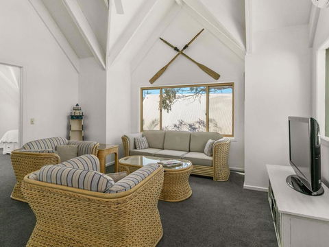 A La Plage - Accommodation Whitsundays 2
