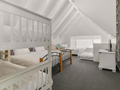 A La Plage - Accommodation Whitsundays 1