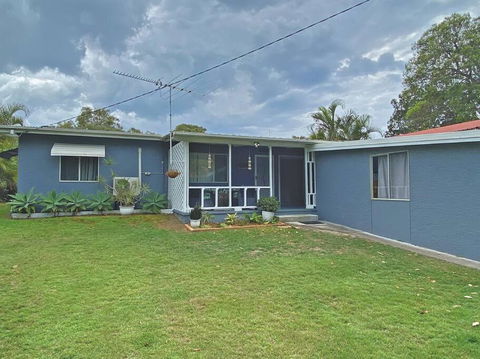 A LITTLE GREY SHACK - Accommodation Whitsundays 0