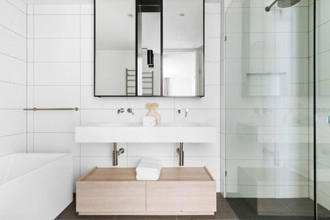 A Lux 3BR Townhouse In South Yarra FREE Parking - Accommodation Whitsundays 3