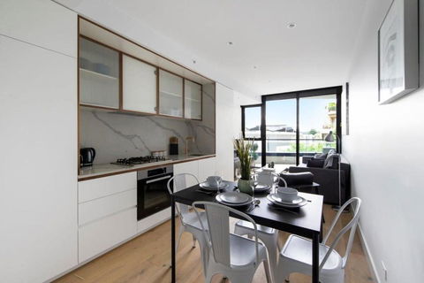 A Lux & Cozy 2BR Apt In The Heart Of Chapel Street - Accommodation Whitsundays 4