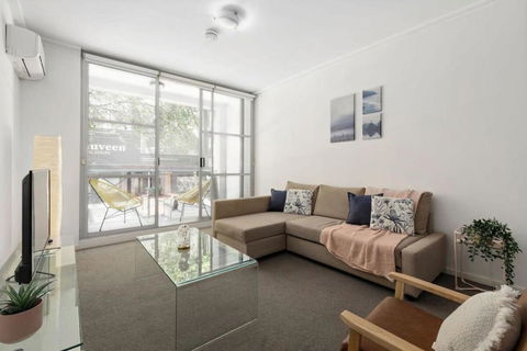 A Modern & Cozy Studio Next To Darling Harbour - Accommodation Whitsundays 0