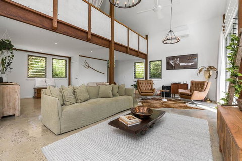 A Perfect Stay - The Barn Door - Accommodation Whitsundays 0