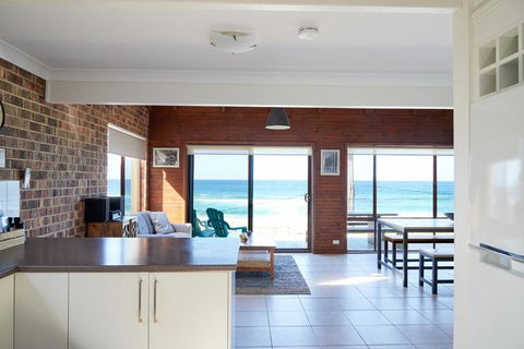 A Stones Throw At Mollymook Beach - Accommodation Whitsundays 3