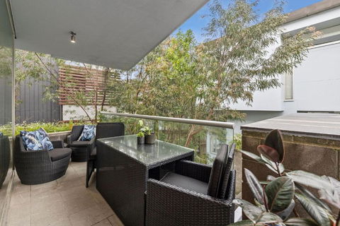 A Touch Of Class - Accommodation Whitsundays 0