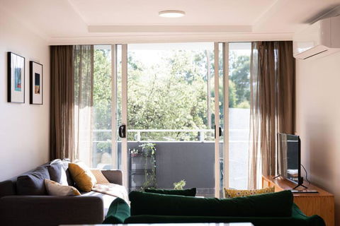 A Wabi-Sabi Style Apartment At City - Accommodation Whitsundays 0