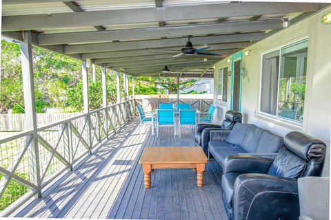 A Wave From It All - Accommodation Whitsundays 3