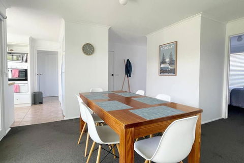 A Wave From It All - Accommodation Whitsundays 4