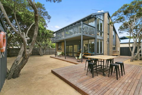 A1 Location By The Sea - Accommodation Whitsundays 0