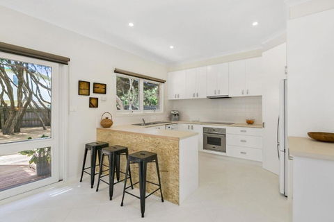 A1 Location By The Sea - Accommodation Whitsundays 2