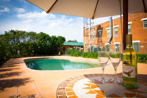 Abernethy House & Cottage - Accommodation Whitsundays 3