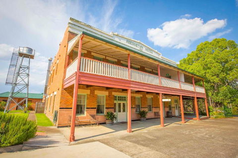Abernethy House & Cottage - Accommodation Whitsundays 2