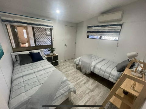 Absolute Beach Front - Accommodation Whitsundays 4