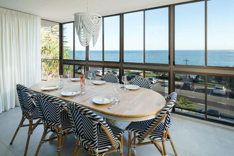 Absolute Beachfront Bliss On Kings Beach - Accommodation Whitsundays 0