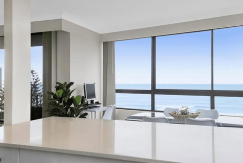 Absolute Beachfront Royal Palms - Accommodation Whitsundays 3