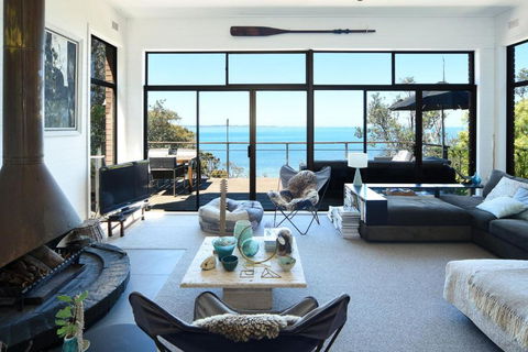 Absolute Beachfront - Accommodation Whitsundays 1