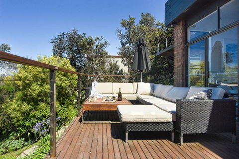 Absolute Beachfront - Accommodation Whitsundays 3