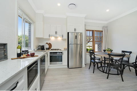Accommodation Hunter - Adams Street Maitland - Accommodation Whitsundays 2