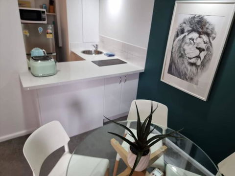 Accommodation Sydney City Centre 1 Bedroom Apartment With Balcony - Accommodation Whitsundays 2