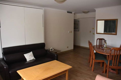Accommodation Sydney: Hyde Park View 2 Bedroom 1 Bathroom Pet Friendly Apartment - Accommodation Whitsundays 2