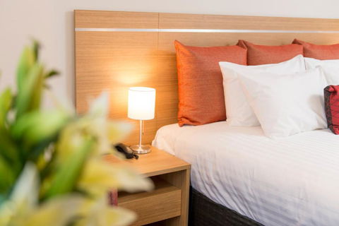 Adelaide Royal Coach - Accommodation Whitsundays 4