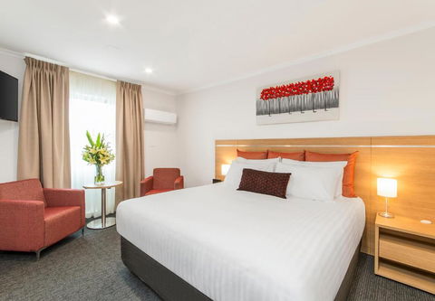 Adelaide Royal Coach - Accommodation Whitsundays 3