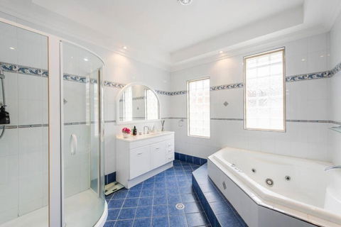 Admiralty Shores - LJHooker Yamba - Accommodation Whitsundays 2