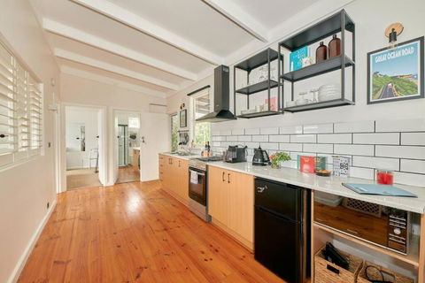 Adorable Beach Shack In The Heart Of Aireys Inlet - Accommodation Whitsundays 1