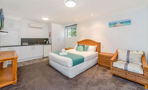 Adrift Apartments - Accommodation Whitsundays 4