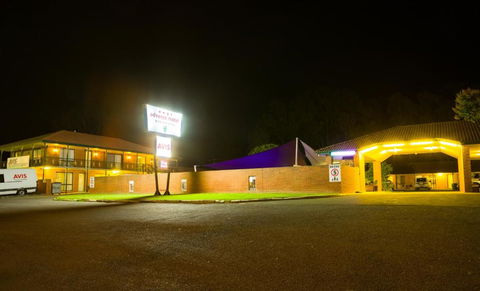 Advance Motel - Accommodation Whitsundays 1