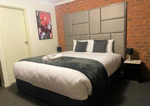 Advance Motel - Accommodation Whitsundays 4