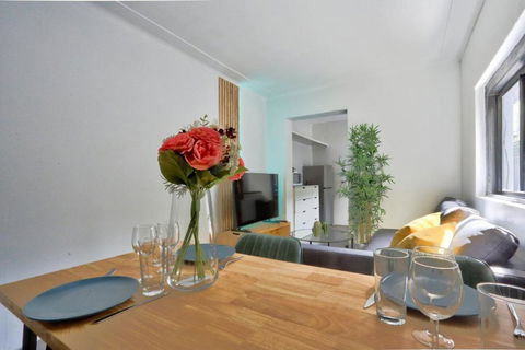 Affordable 2 Bedroom House Surry Hills 2 E-Bikes Included - Accommodation Whitsundays 3