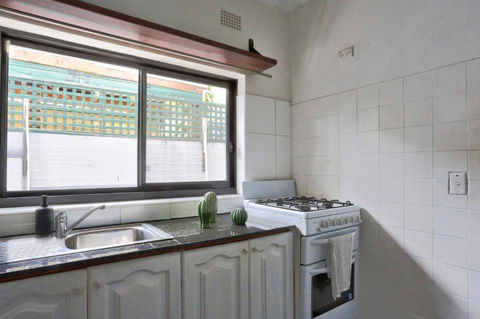 Affordable 2 Bedroom House Surry Hills 2 E-Bikes Included - Accommodation Whitsundays 4