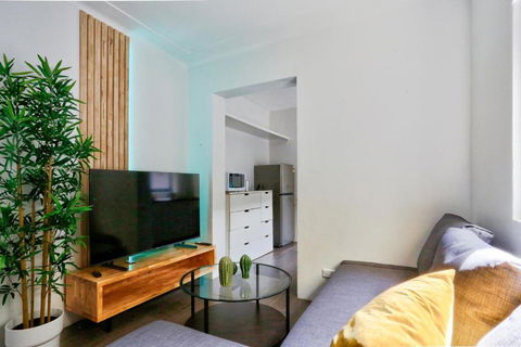 Affordable 2 Bedroom House Surry Hills 2 E-Bikes Included - Accommodation Whitsundays 1