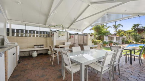 Affordable, Pool, Spa, Beach, Bbq, Sleeps 4 - Accommodation Whitsundays 3