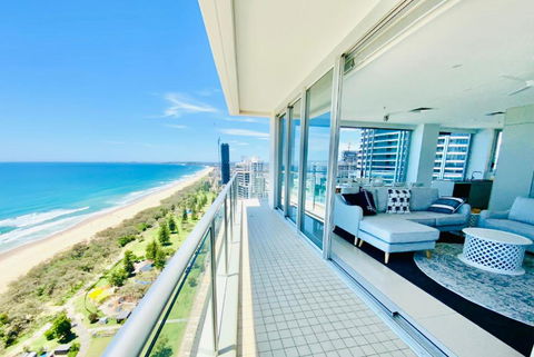 Air On Broadbeach Beachfront 2Level Stunning Apartment With 180 Degree Views - Accommodation Whitsundays 1