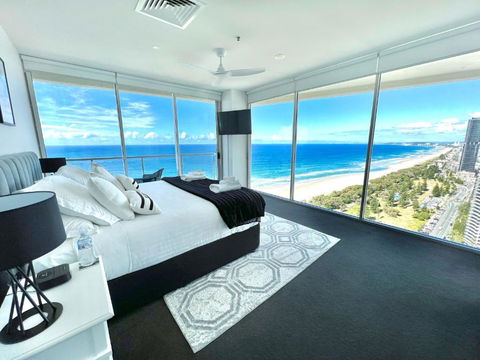 Air On Broadbeach Beachfront 2Level Stunning Apartment With 180 Degree Views - Accommodation Whitsundays 0