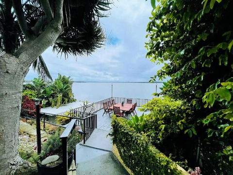 Absolute Waterfront Hidden Gem Toukley - Accommodation Whitsundays 4