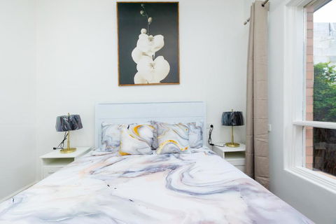 Adelaide Escape And Business-3Bath Full Kitchen Fast Wifi 3TV-for Large Families And Group - Accommodation Whitsundays 2