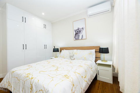 Adelaide Escape And Business-3Bath Full Kitchen Fast Wifi 3TV-for Large Families And Group - Accommodation Whitsundays 3