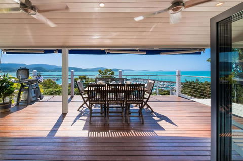 A Point Of View - Accommodation Whitsundays 3